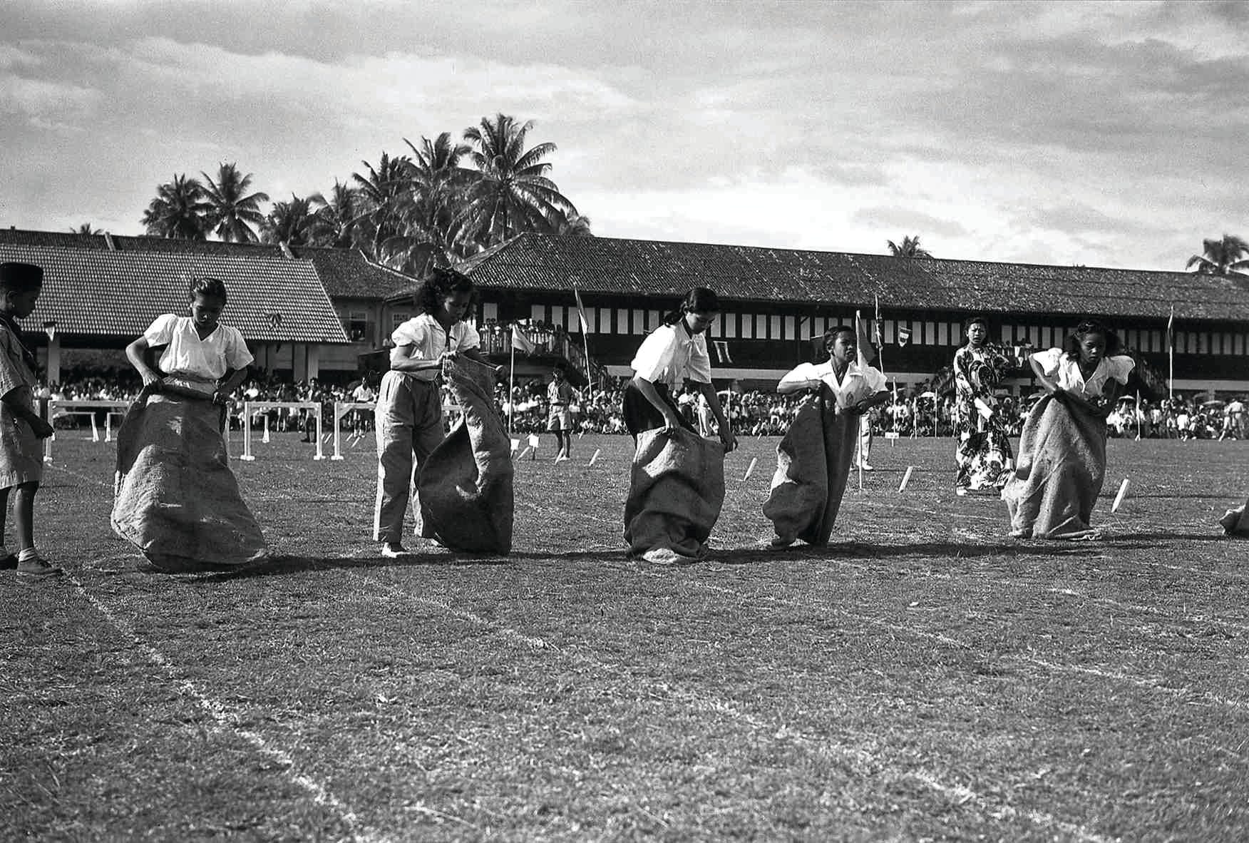 A sports day at Malay Girls' School (1950). Ministry of Information and The Arts (MITA), courtesy of National Archives of Singapore.